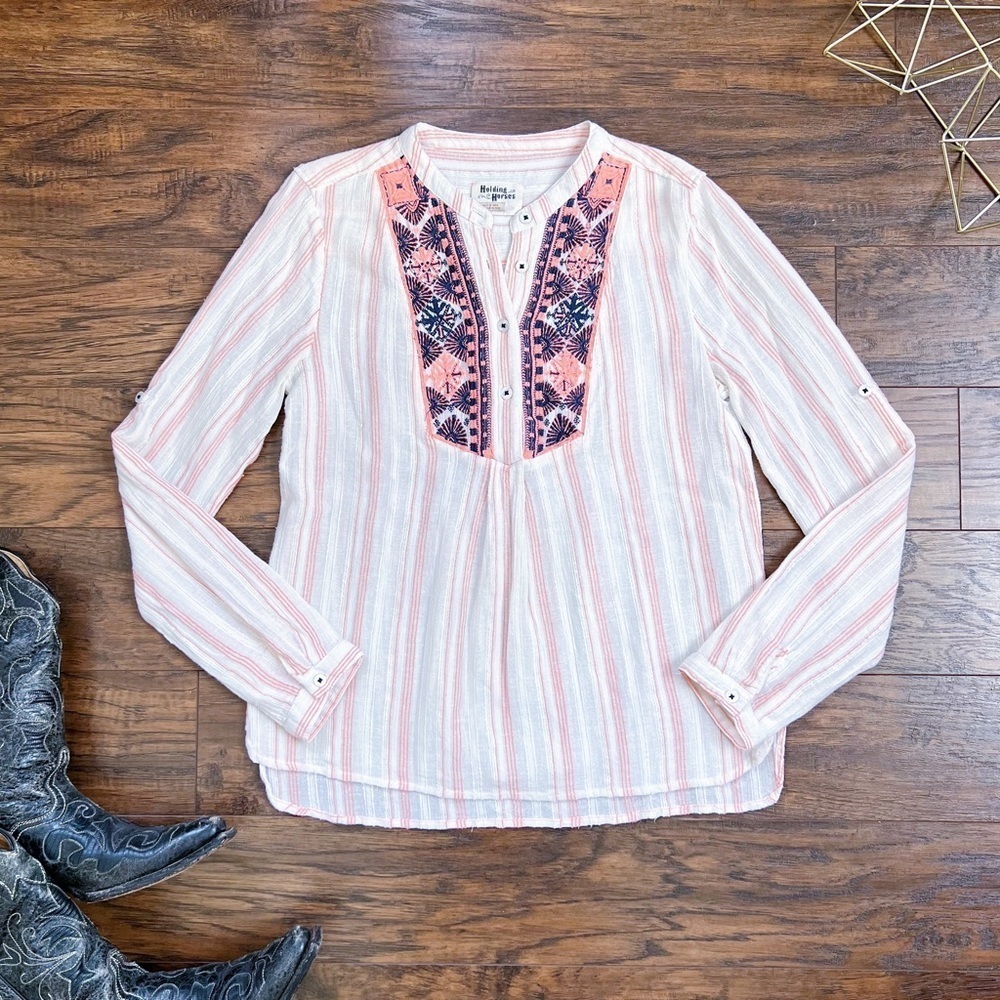 Holding Horses • Anthro Mesa Peasant Top blouse popover embroidered cotton gauze